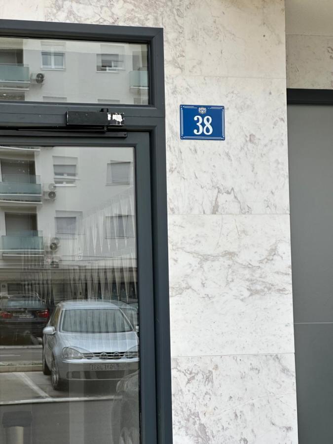 Irina Centre Apartment Podgorica Luaran gambar