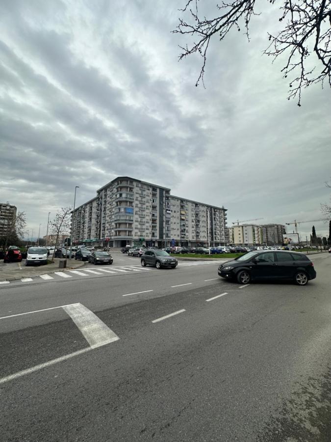 Irina Centre Apartment Podgorica Luaran gambar